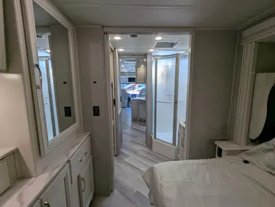 2023 Fleetwood Bounder 35GL photo 32