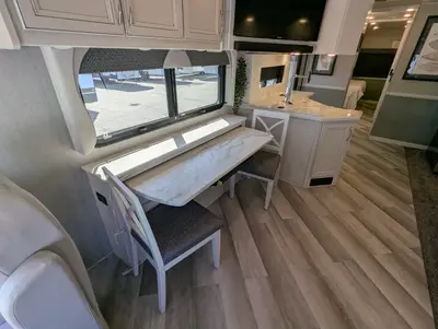 2023 Fleetwood Bounder 35GL photo 13