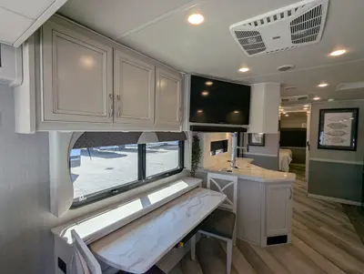 2023 Fleetwood Bounder 35GL photo 14