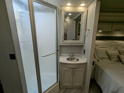 2023 Fleetwood Bounder 35GL photo 26
