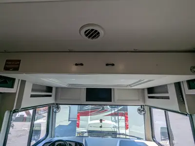 2023 Fleetwood Bounder 35GL photo 8