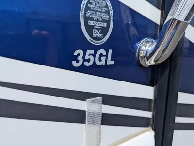 2023 Fleetwood Bounder 35GL photo 6