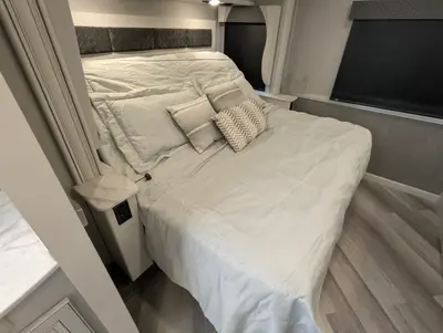 2023 Fleetwood Bounder 35GL photo 27