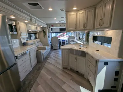 2023 Fleetwood Bounder 35GL photo 33