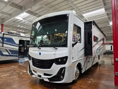 2026 Holiday Rambler Invicta 33HB photo 4