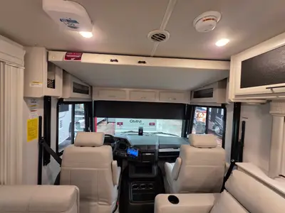 2026 Holiday Rambler Invicta 33HB photo 37