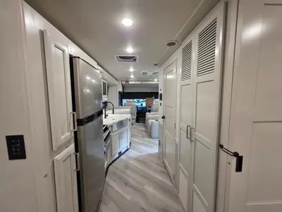 2026 Holiday Rambler Invicta 33HB photo 31