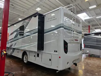 2026 Holiday Rambler Invicta 33HB photo 8