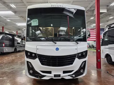 2026 Holiday Rambler Invicta 33HB photo 3