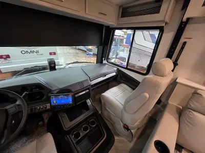 2026 Holiday Rambler Invicta 33HB photo 41
