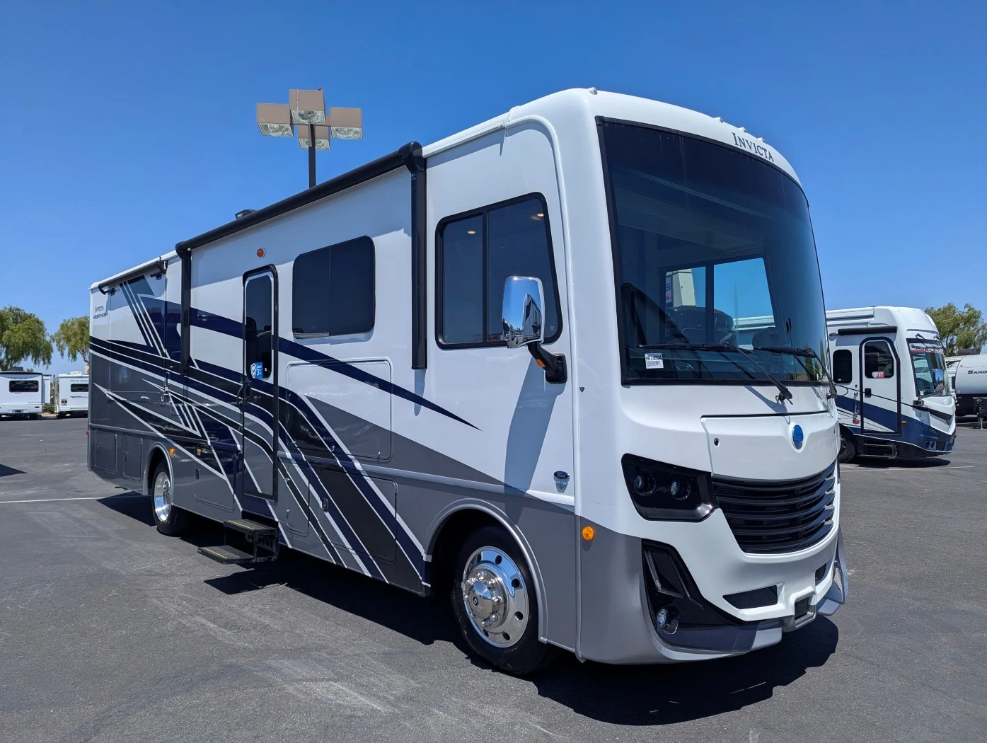 2026 Holiday Rambler Invicta 33HB exterior