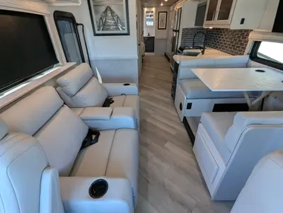 2026 Holiday Rambler Invicta 33HB photo 13
