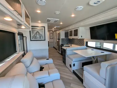 2026 Holiday Rambler Invicta 33HB photo 11