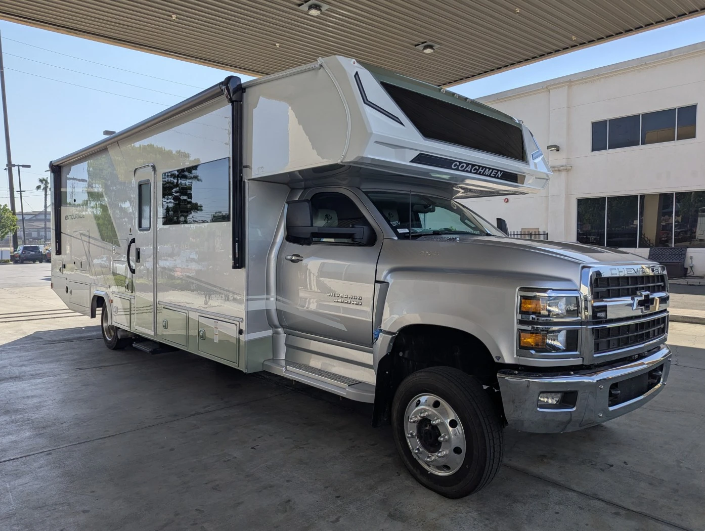2026 Coachmen Entourage 330DS exterior