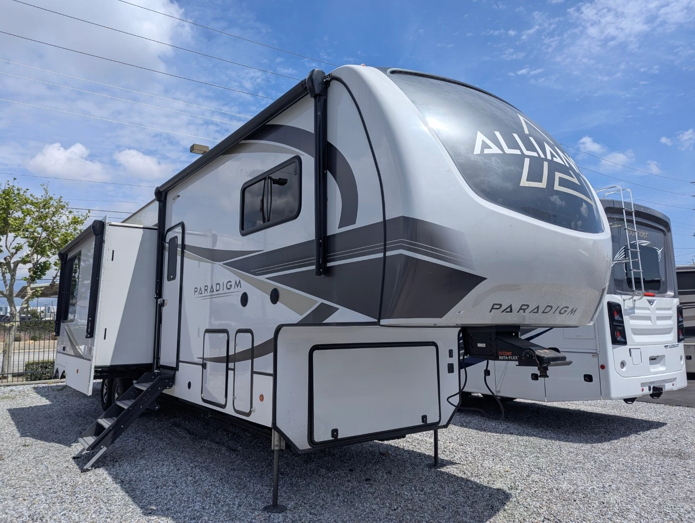 2024 Alliance RV Paradigm 395DS exterior