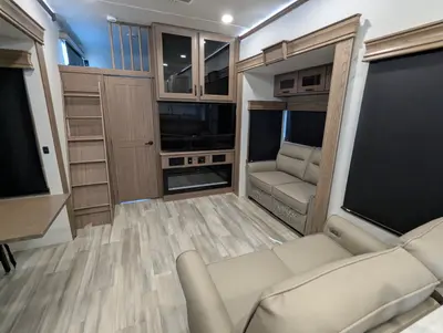 2024 Alliance RV Paradigm 395DS photo 11