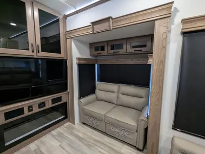 2024 Alliance RV Paradigm 395DS photo 15