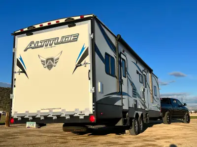 2015 CROSSROADS ALTITUDE photo 3