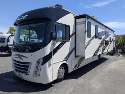 2022 Thor Motor Coach A.C.E. 32.3 photo 4