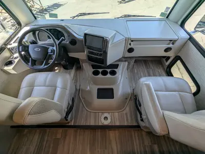 2022 Thor Motor Coach A.C.E. 32.3 photo 9
