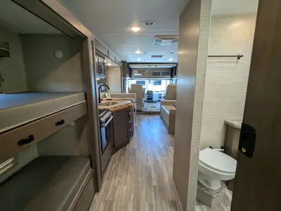 2022 Thor Motor Coach A.C.E. 32.3 photo 32