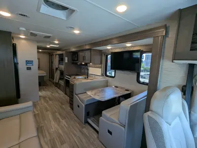 2022 Thor Motor Coach A.C.E. 32.3 photo 10