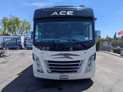 2022 Thor Motor Coach A.C.E. 32.3 photo 3