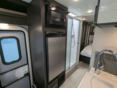 2020 Thor Motor Coach Compass RUV 24SX photo 14