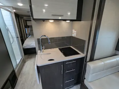 2020 Thor Motor Coach Compass RUV 24SX photo 26