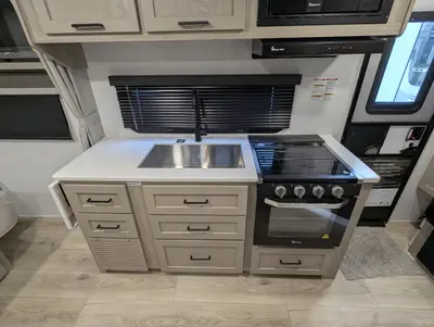 2026 Forest River Rockwood Mini Lite 2109S photo 17