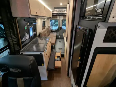 2026 Storyteller Overland Crew Mode XL photo 18