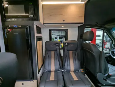 2026 Storyteller Overland Crew Mode XL photo 11
