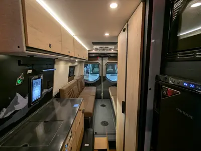 2026 Storyteller Overland Crew Mode XL photo 20