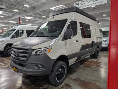 2026 Storyteller Overland Crew Mode XL photo 4
