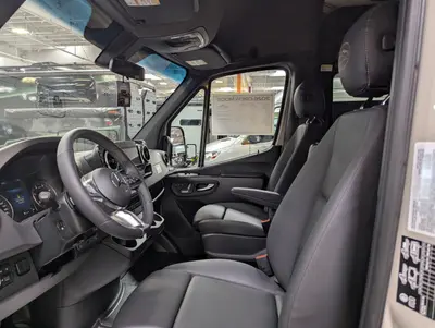 2026 Storyteller Overland Crew Mode XL photo 6