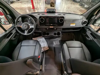 2026 Storyteller Overland Crew Mode XL photo 9