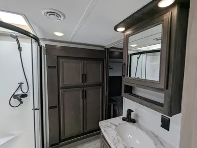 2024 Keystone Montana High Country 351BH photo 15