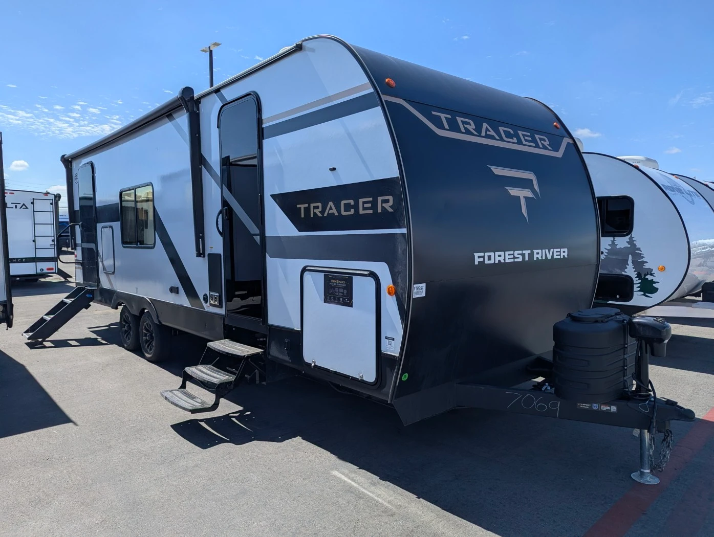 2026 Prime Time Tracer 235RK exterior