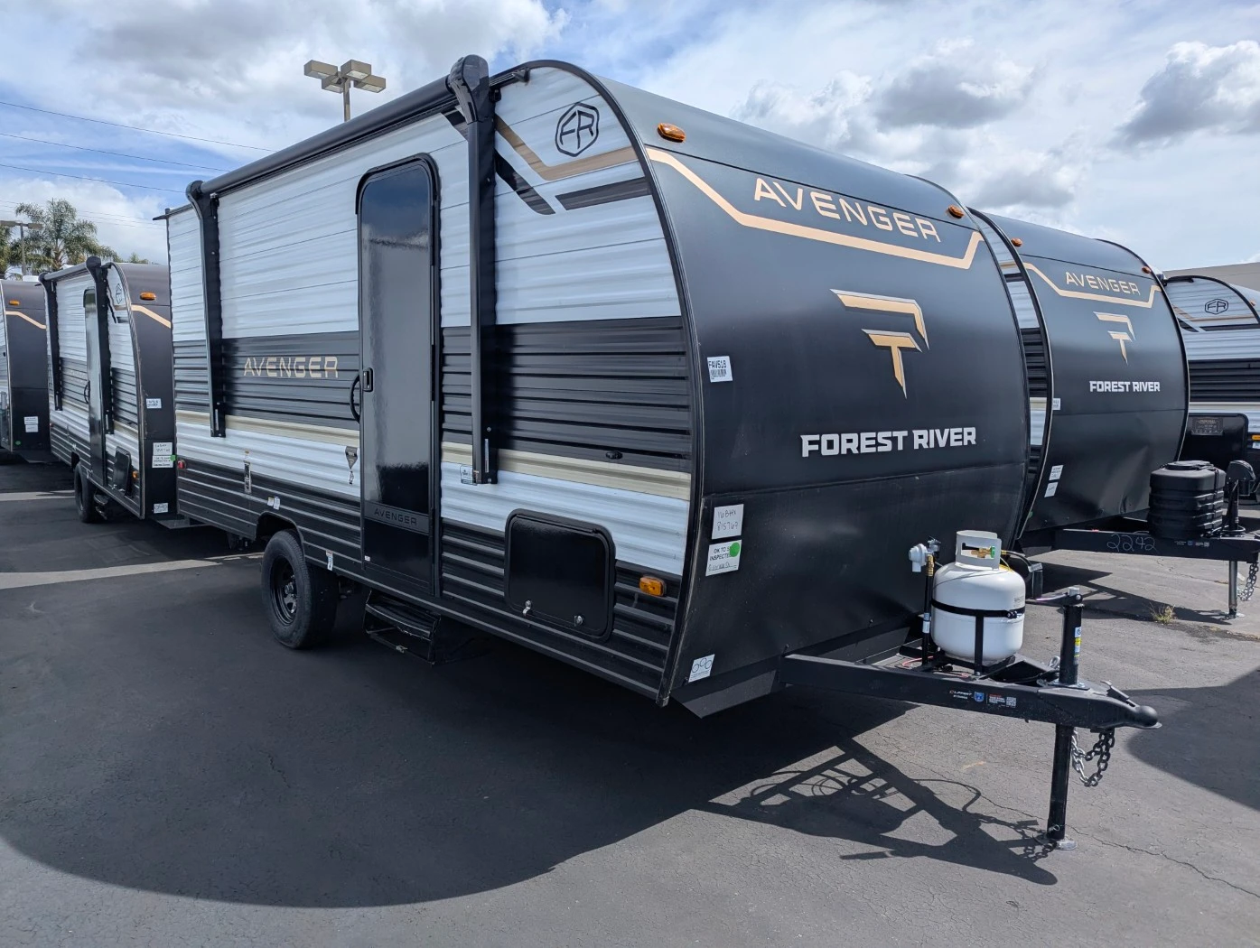 2026 Prime Time Avenger LT 16BHX exterior