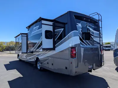2023 Thor Motor Coach Challenger photo 11