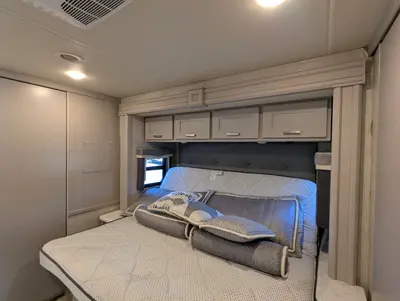 2023 Thor Motor Coach Challenger photo 47
