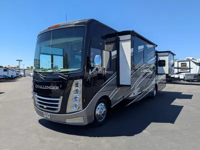 2023 Thor Motor Coach Challenger photo 4