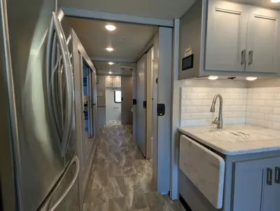 2023 Thor Motor Coach Challenger photo 21