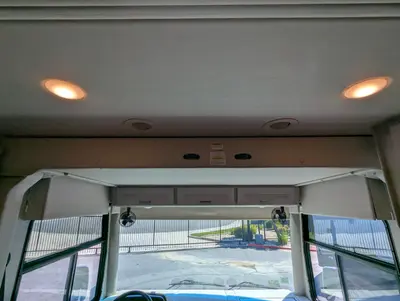 2023 Thor Motor Coach Challenger photo 28