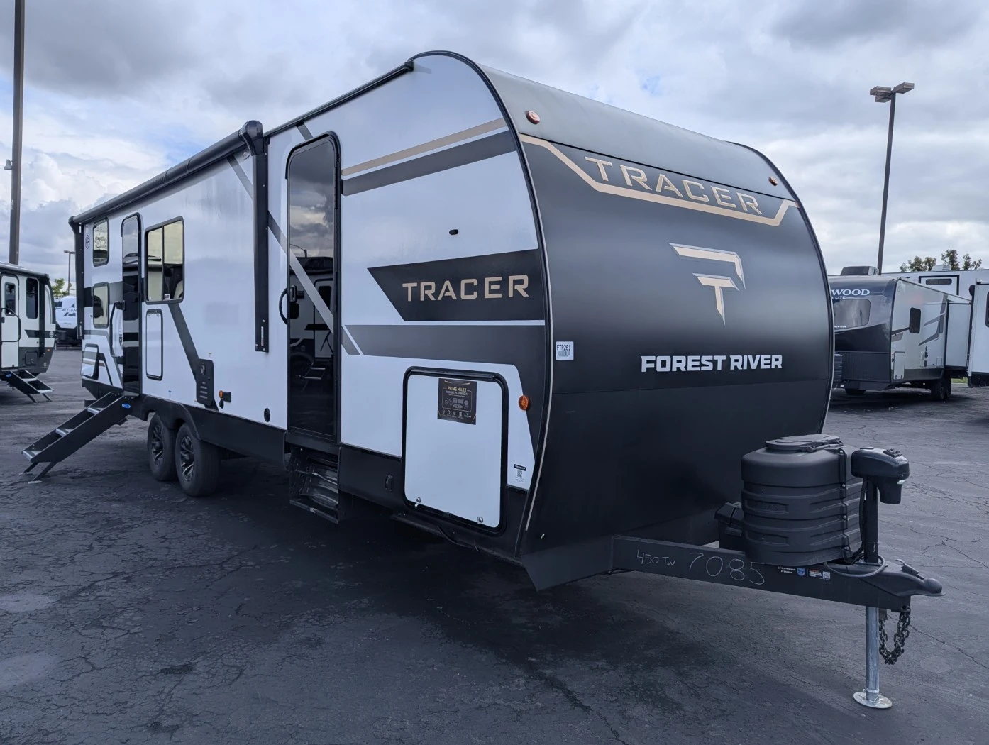 2026 Prime Time Tracer 275BH exterior