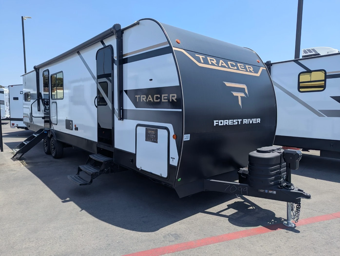 2026 Prime Time Tracer 295DB exterior