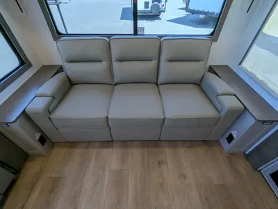 2026 Alliance RV Paradigm 310RL photo 29