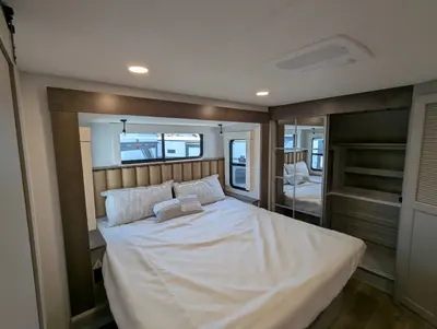 2026 Alliance RV Paradigm 310RL photo 9