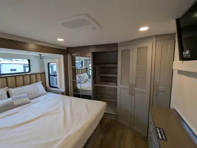 2026 Alliance RV Paradigm 310RL photo 10