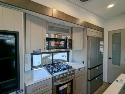 2026 Alliance RV Paradigm 310RL photo 27